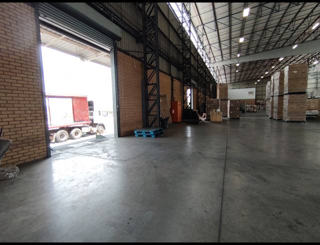 13,926M² WAREHOUSE TO LET IN GOSFORTH PARK